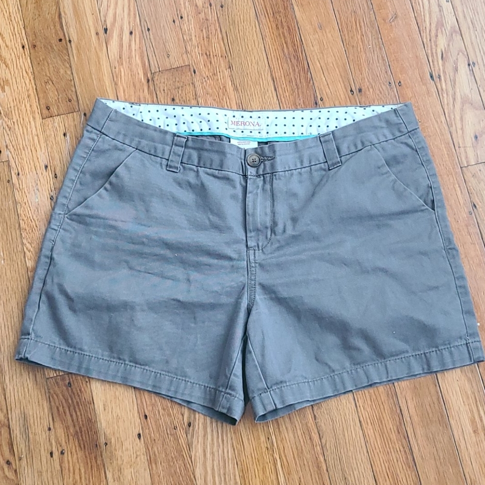 Grey shorts